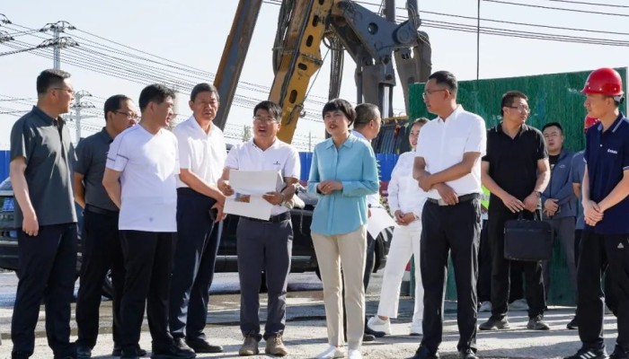 【“三抓三促”行动】酒泉市副市长靳巧荣一行调研生态建设公司飞天南路道路及管网建设工程项目建设情况